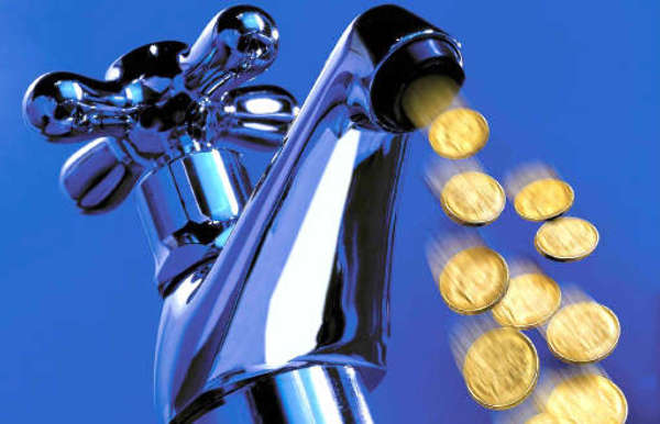 Publiacqua. Aumenti oltre il 7%, i consumatori insorgono