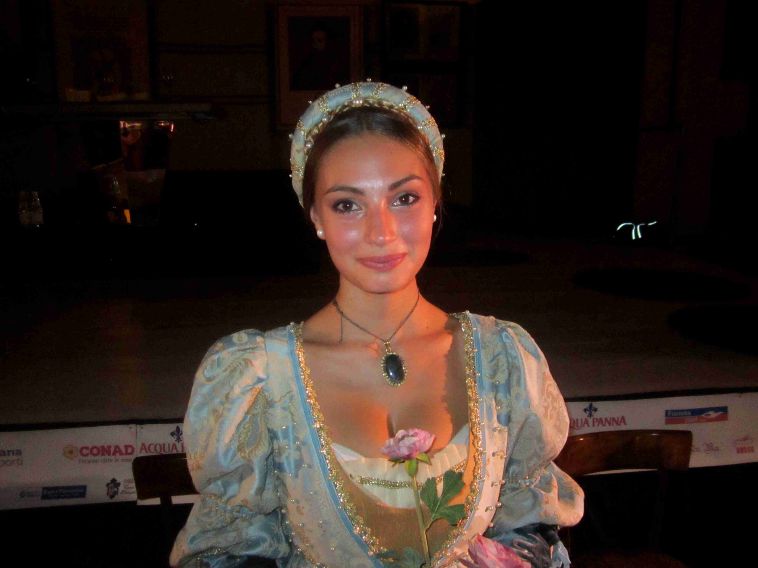 danzatrice-medievale