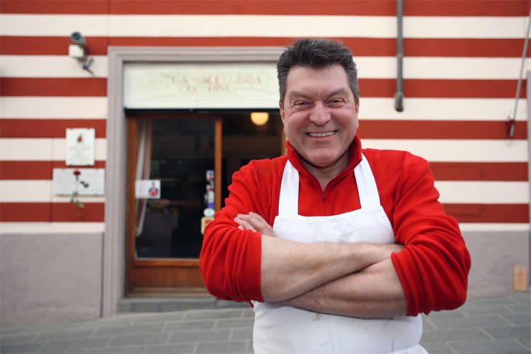 Dario Cecchini banditore d'asta al sapore di Gran Mugello