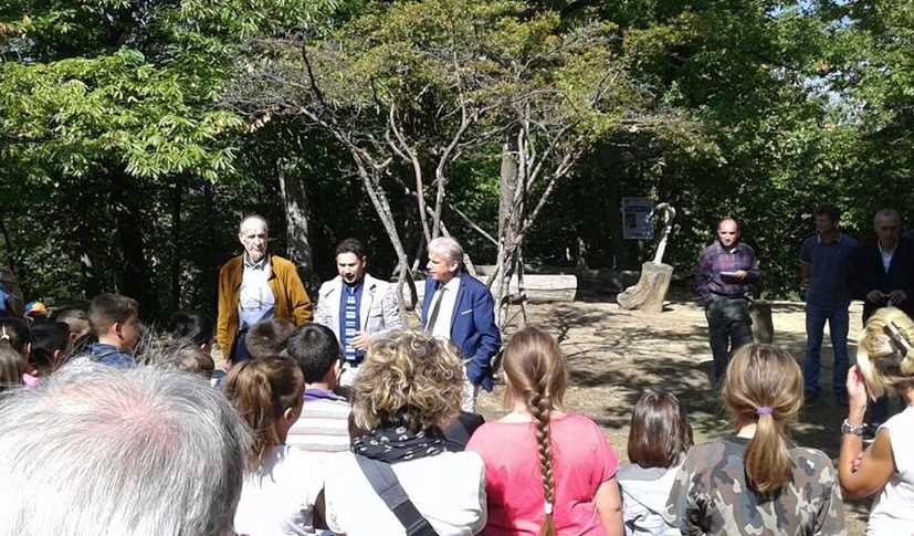 I bambini inaugurano il Sentiero nel Castagneto a Marradi