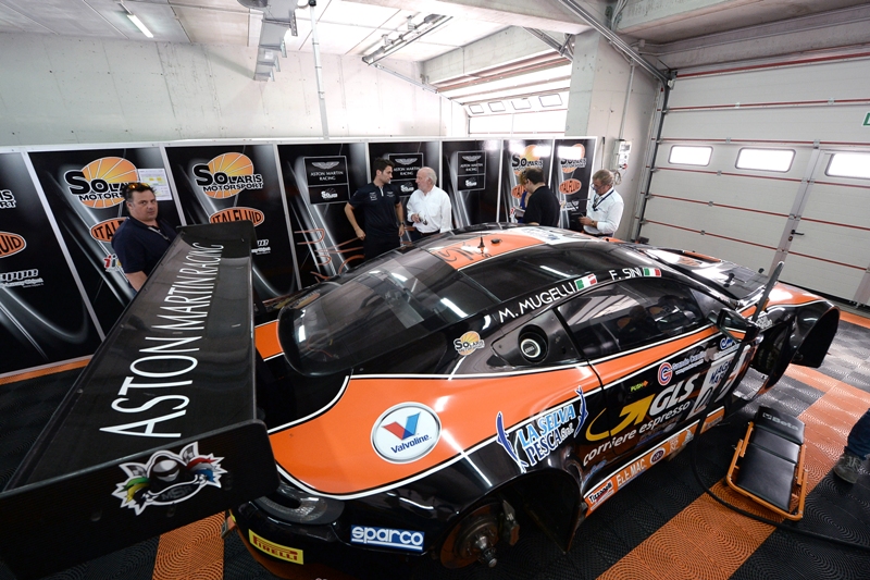 aston-martin-ai-box_02