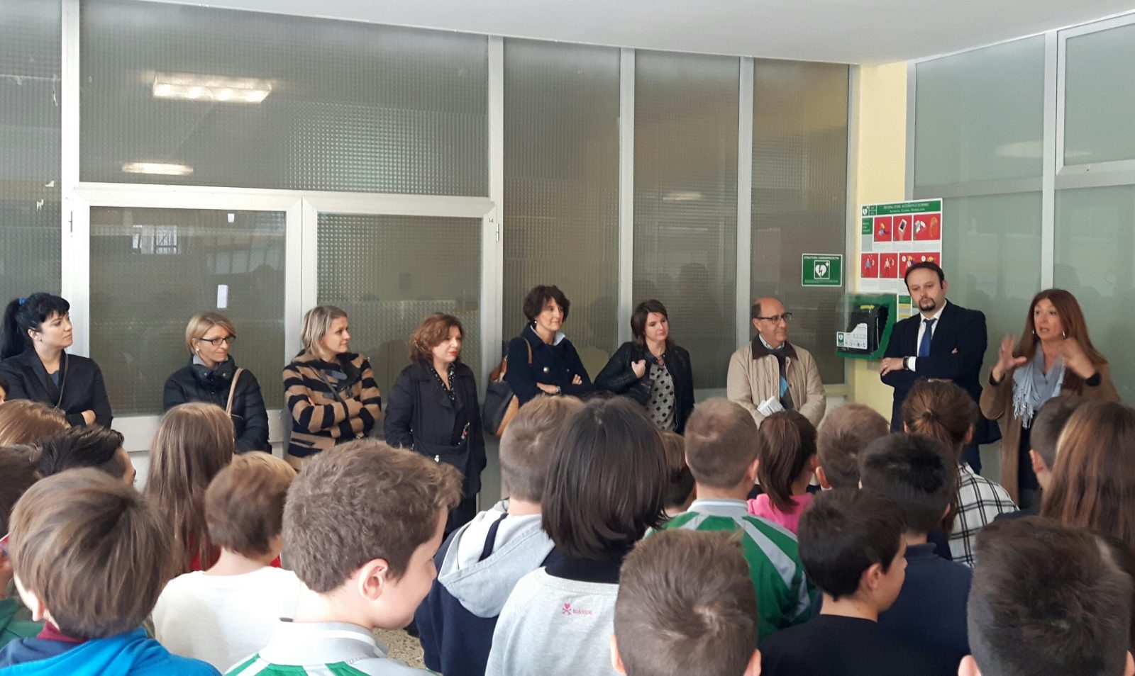 Cardioprotezione. Nuovo defibrillatore alle scuole medie di Borgo