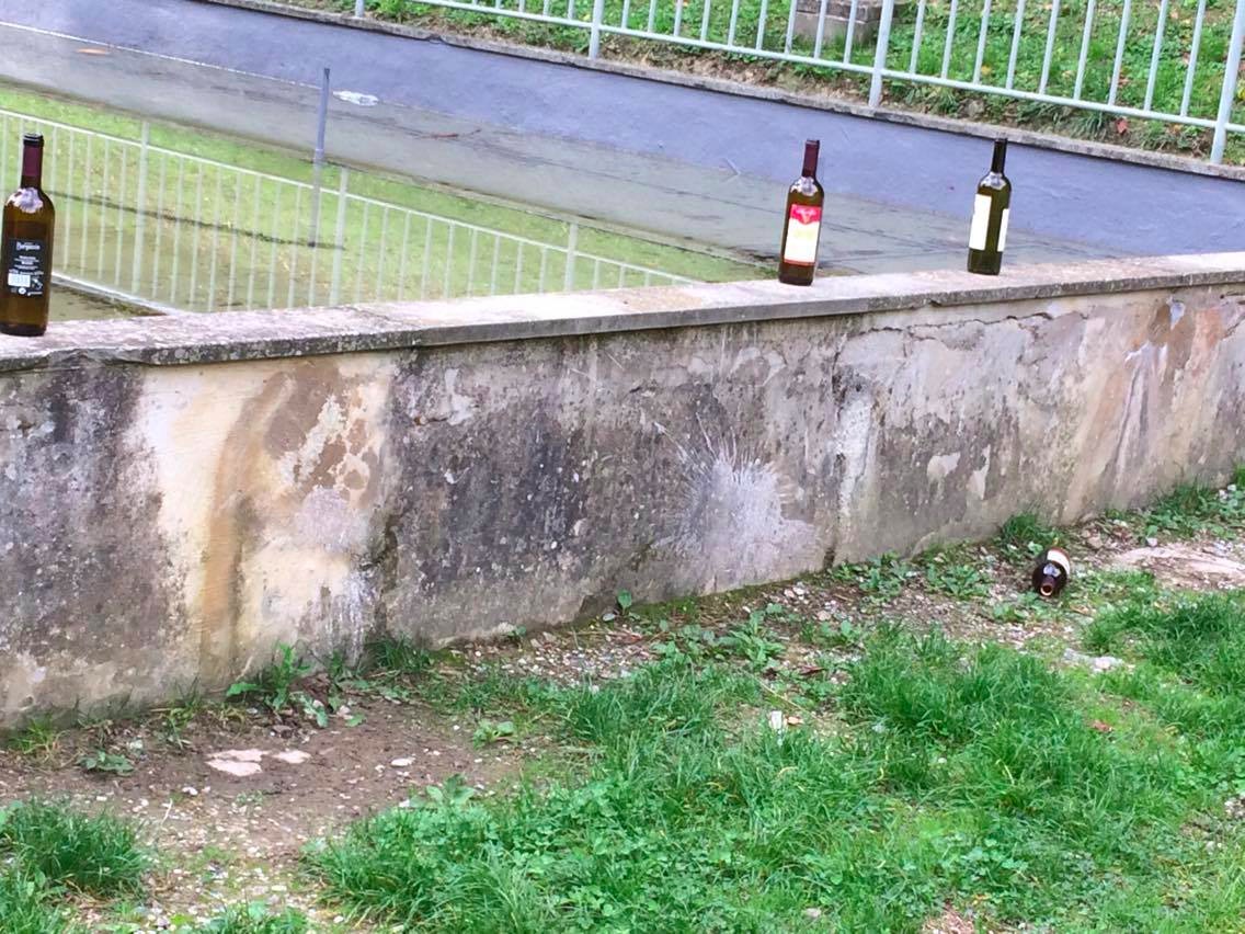 Ancora degrado e sporcizia ai giardini di Ronta