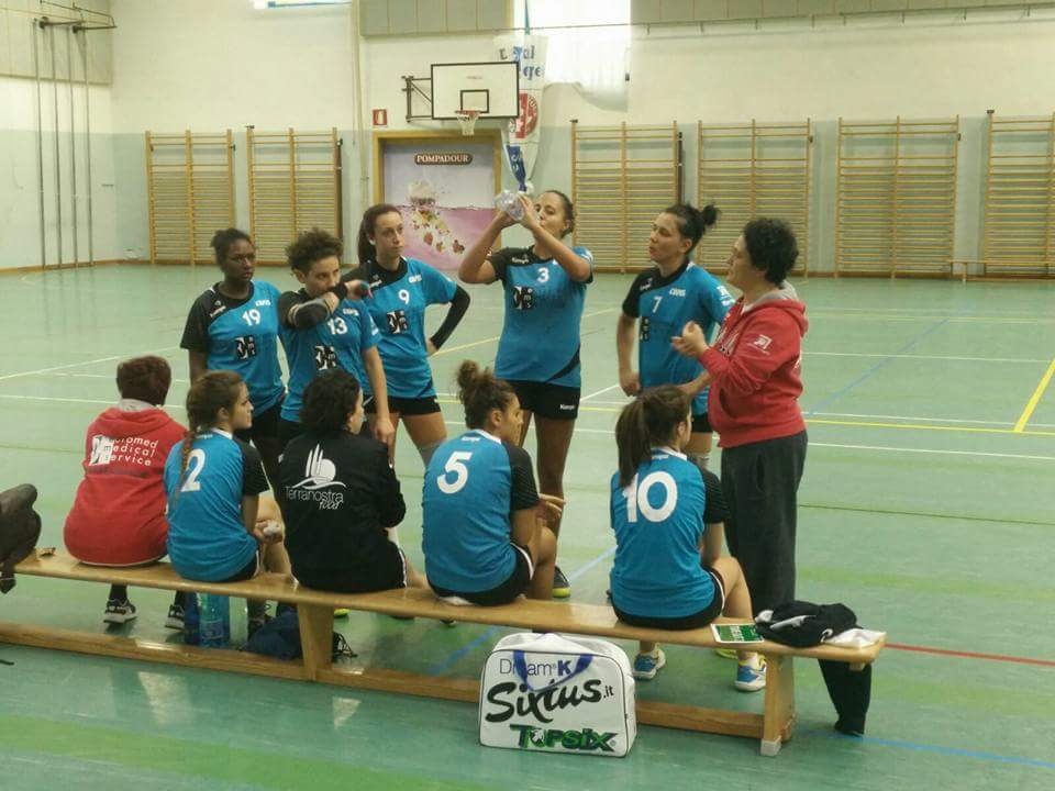 Pallamano. Le ragazze del Mugello sconfitte dal Cingoli. 'Ma c'è tanta volonta'
