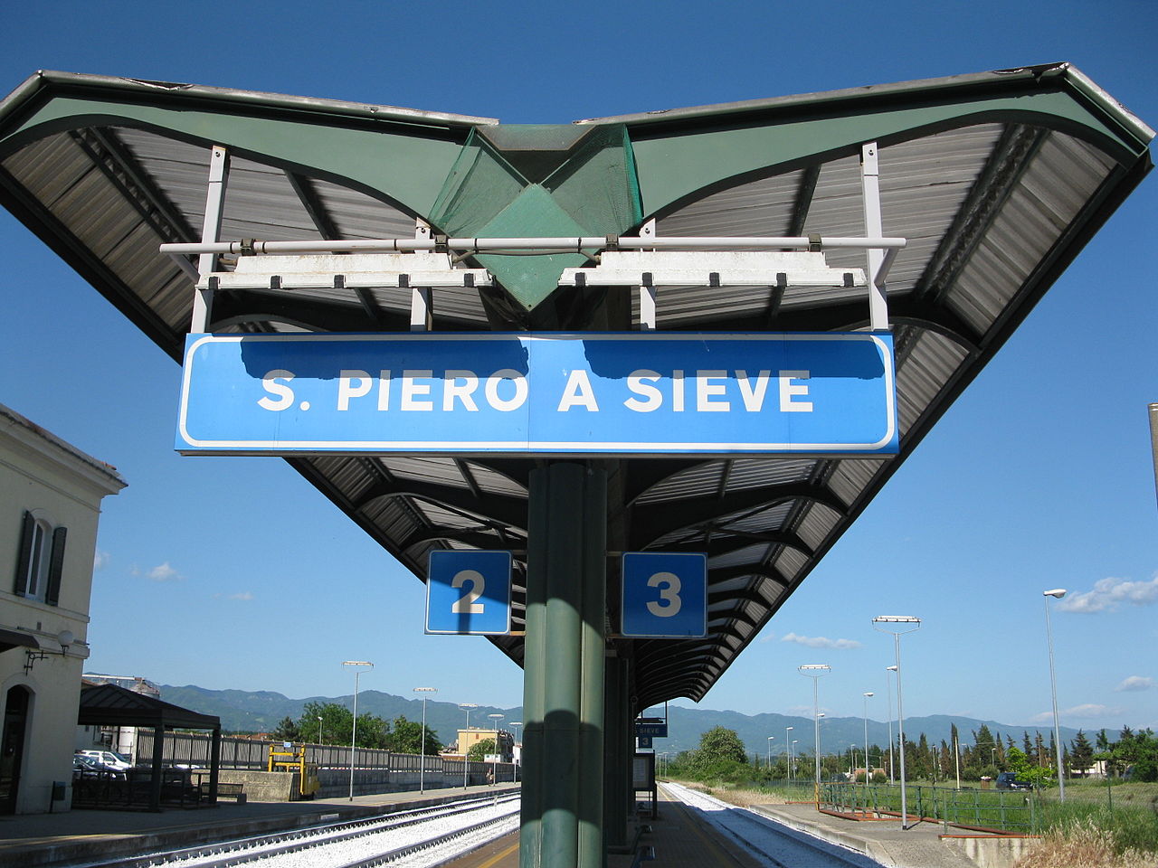 Alla stazione con 100g di hashish, 24enne arrestato a San Piero