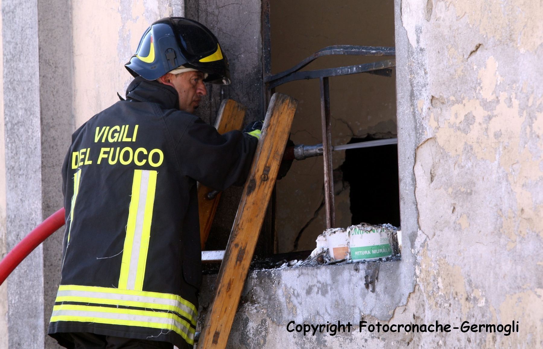 Incendio in casa a La Gracchia. Forse un cortocircuito, stanze inagibili. Foto