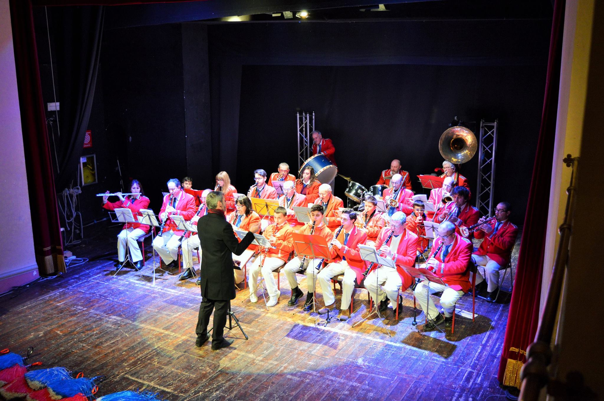 Vicchio Folk Band: musica e solidarietà al Teatro Giotto per l’Epifania