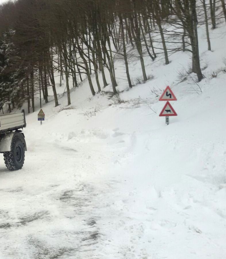 Oltre un metro di neve al Passo dei Tre Faggi. Foto di un lettore