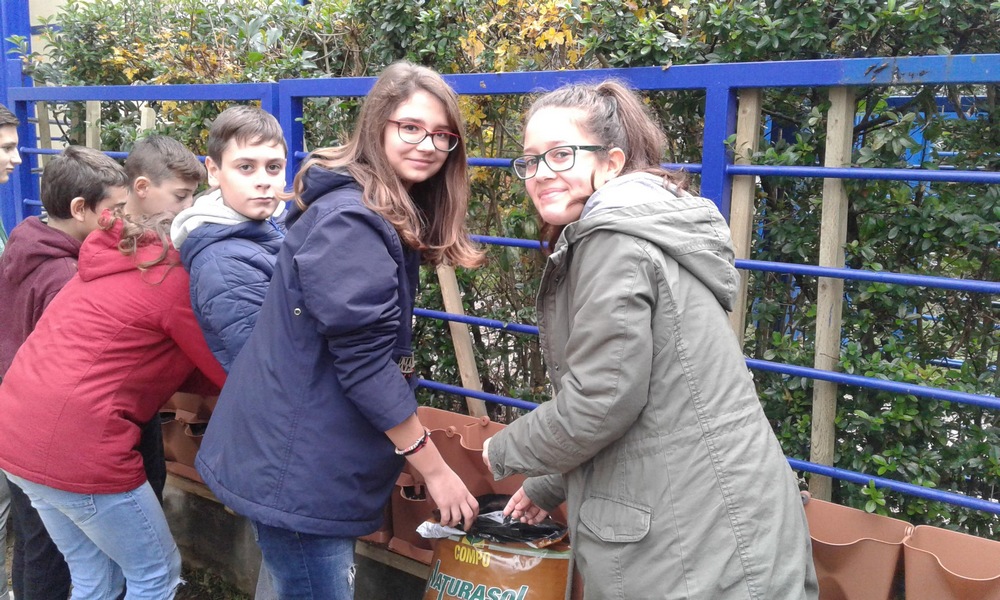 Orto verticale a scuola. Una bella esperienza in Mugello