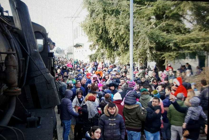 treno befana vapore-gente-2017