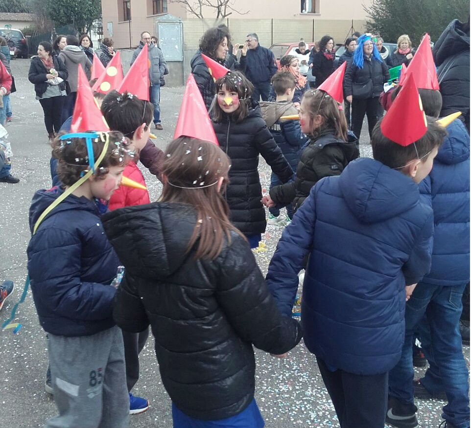 Martedì grasso. I bambini festeggiano a Luco