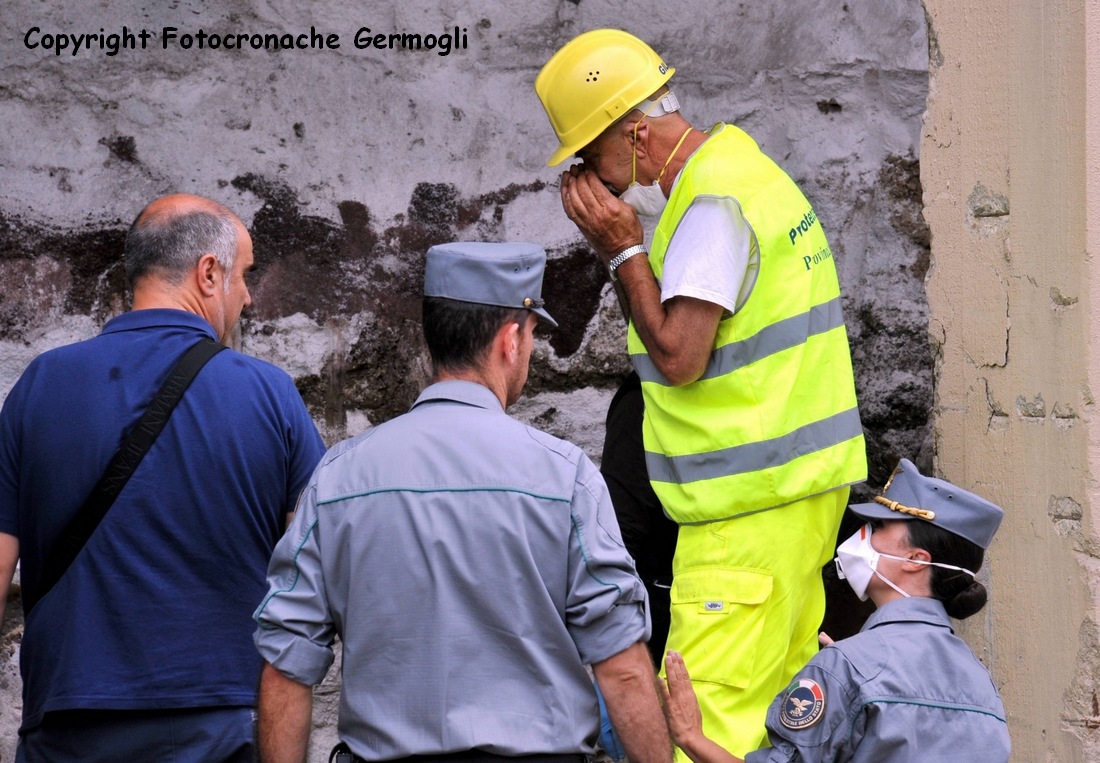 Paterno. La calce fatta con i fanghi delle concerie: Colorava di rosso perfino le mattonelle