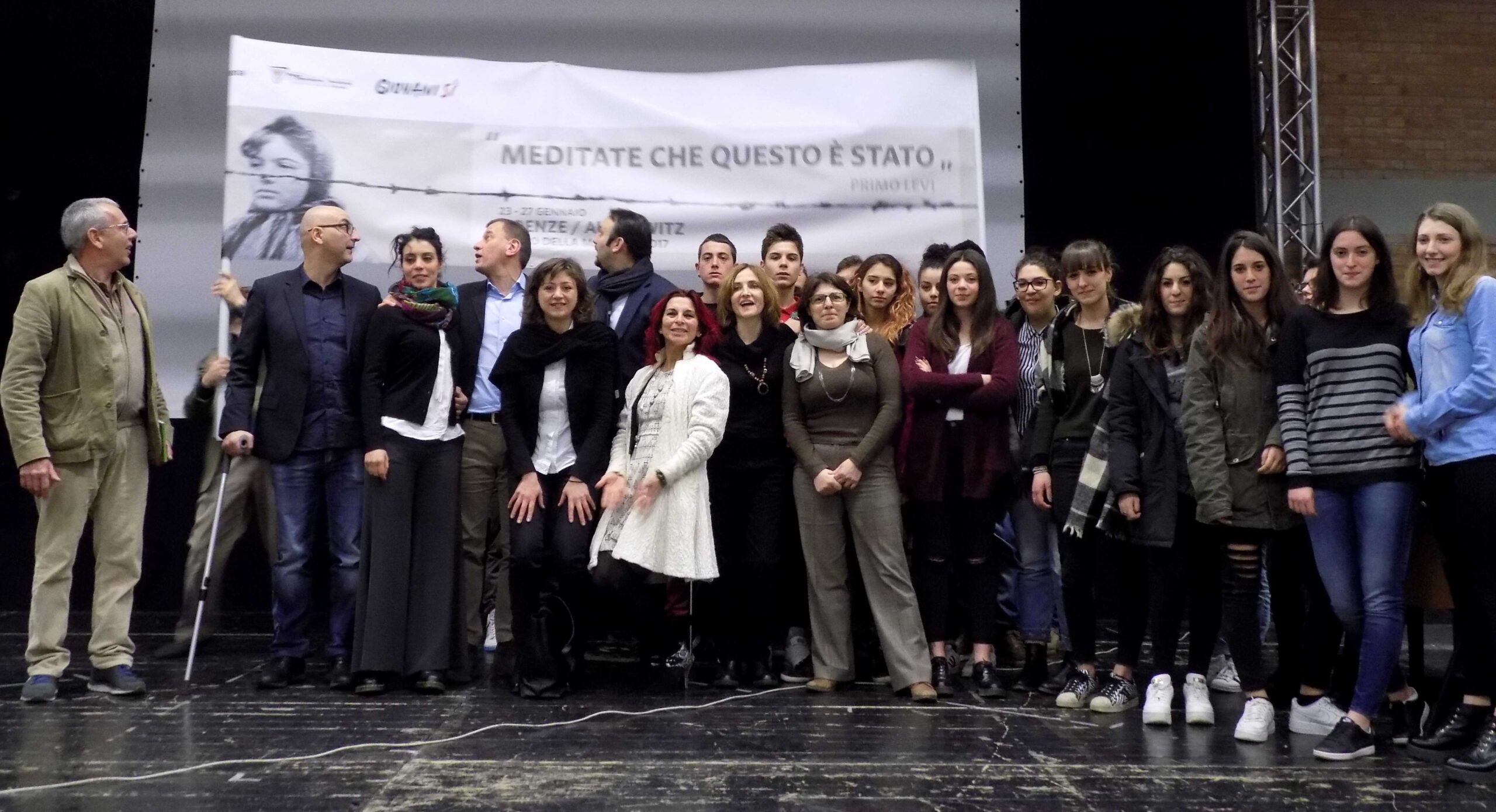 striscionechinochini3