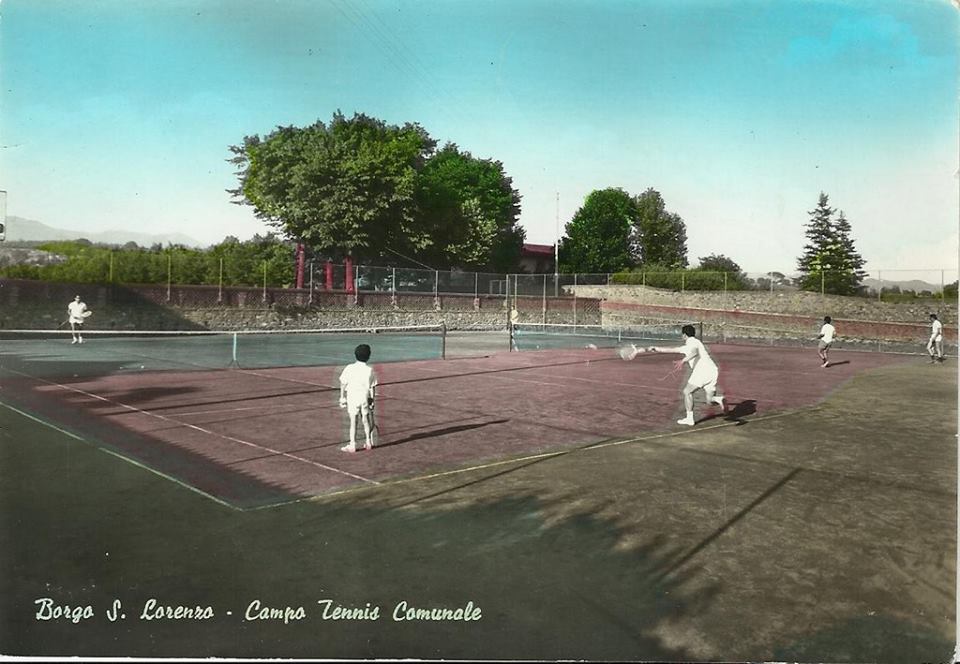 Tennis in Mugello. Prosegue il torneo a Borgo. Info, classifiche e una foto storica