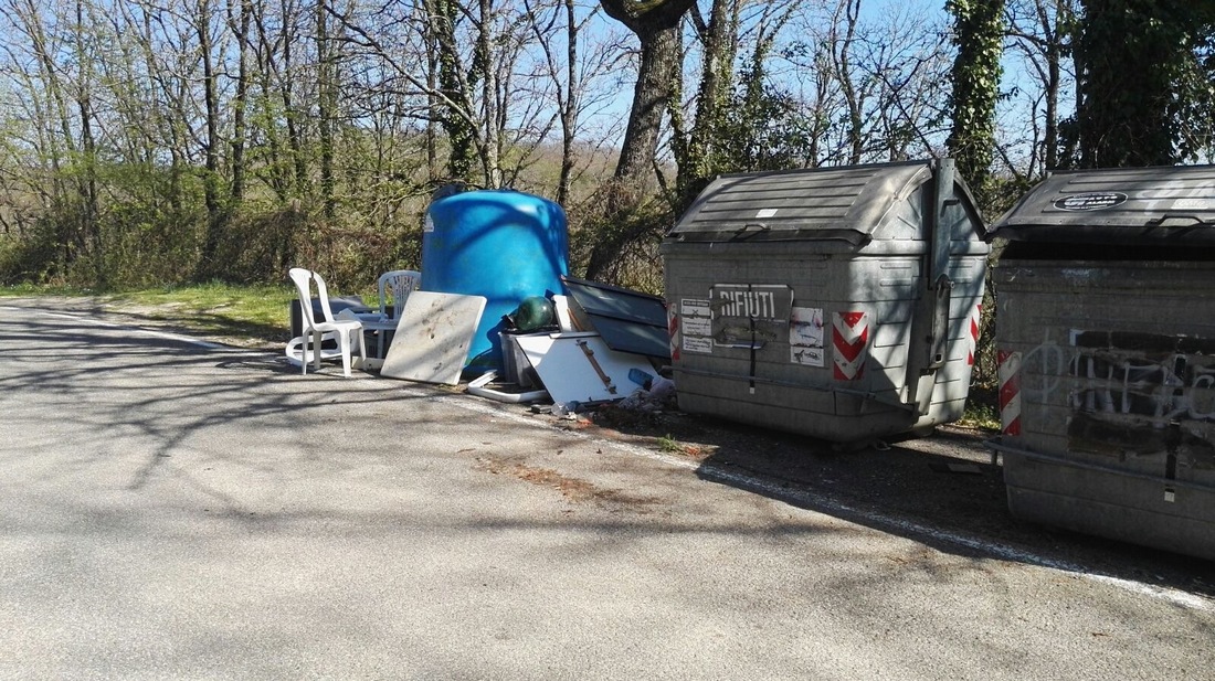 Ancora ingombranti abbandonati. Tra Mulinuccio e Le Isole