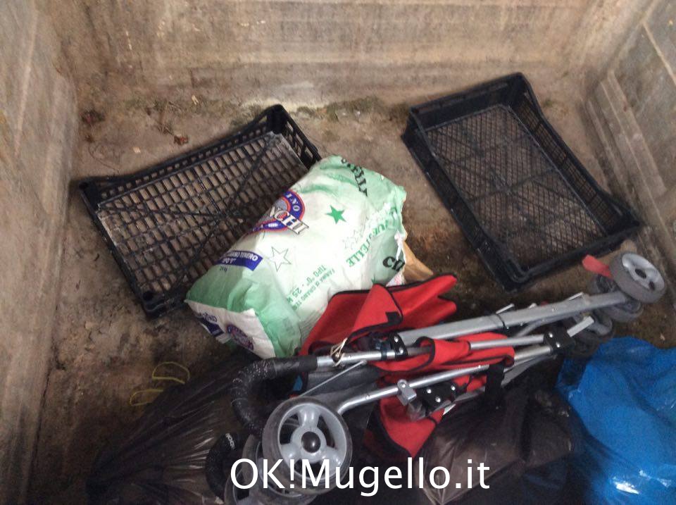 Cassonetti strapieni a Luco. Nessuno differenzia? E la raccolta? Foto