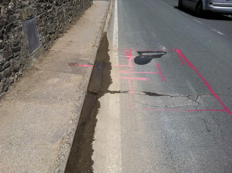 Tubi colabrodo a Panicaglia. Si dovrà 'aprire', di nuovo, la strada