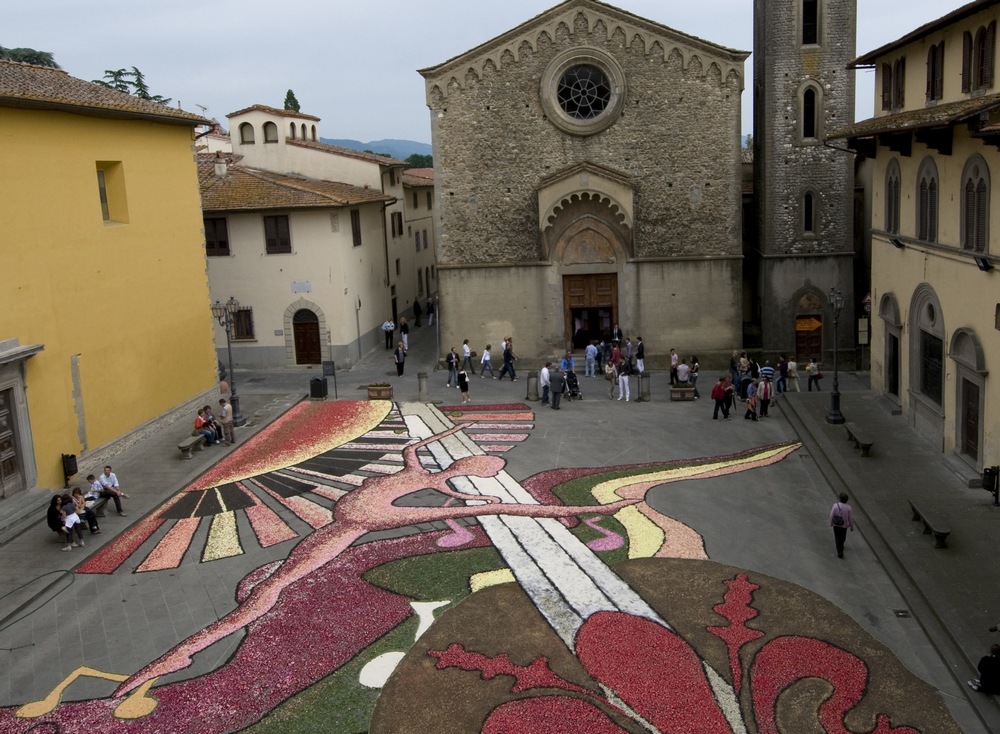 Domenica 28 Infiorata a Scarperia: 'I Fiori dello Zodiaco'