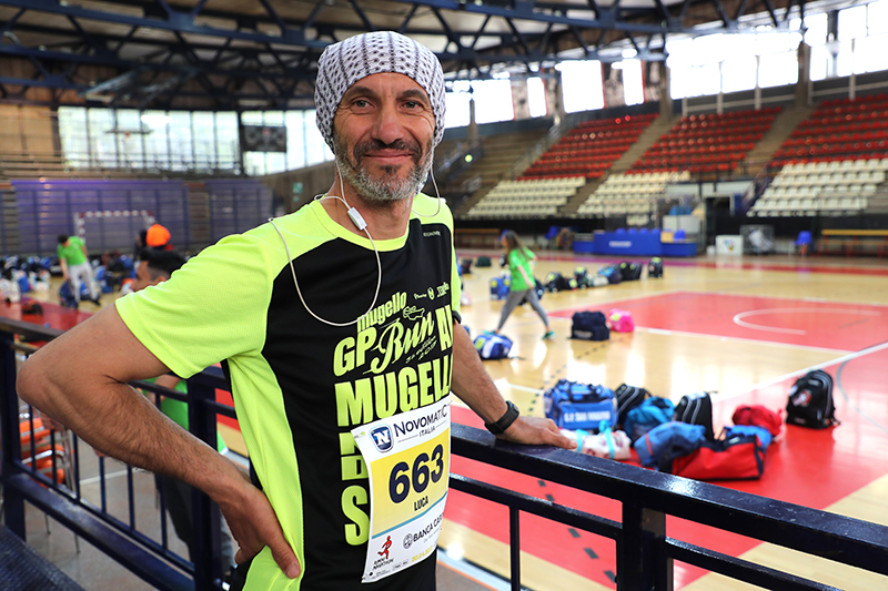 Guidalotti sul traguardo della 2017 Rimini Marathon