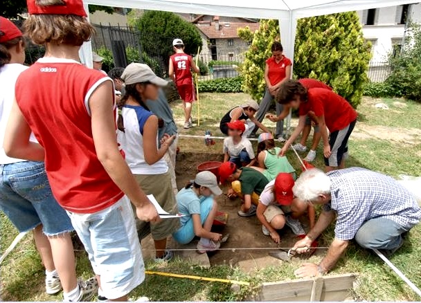 bambini archeologi