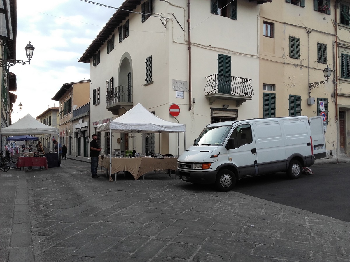 Borgo. Il giovedì fantasma della sosta vietata, una lettera