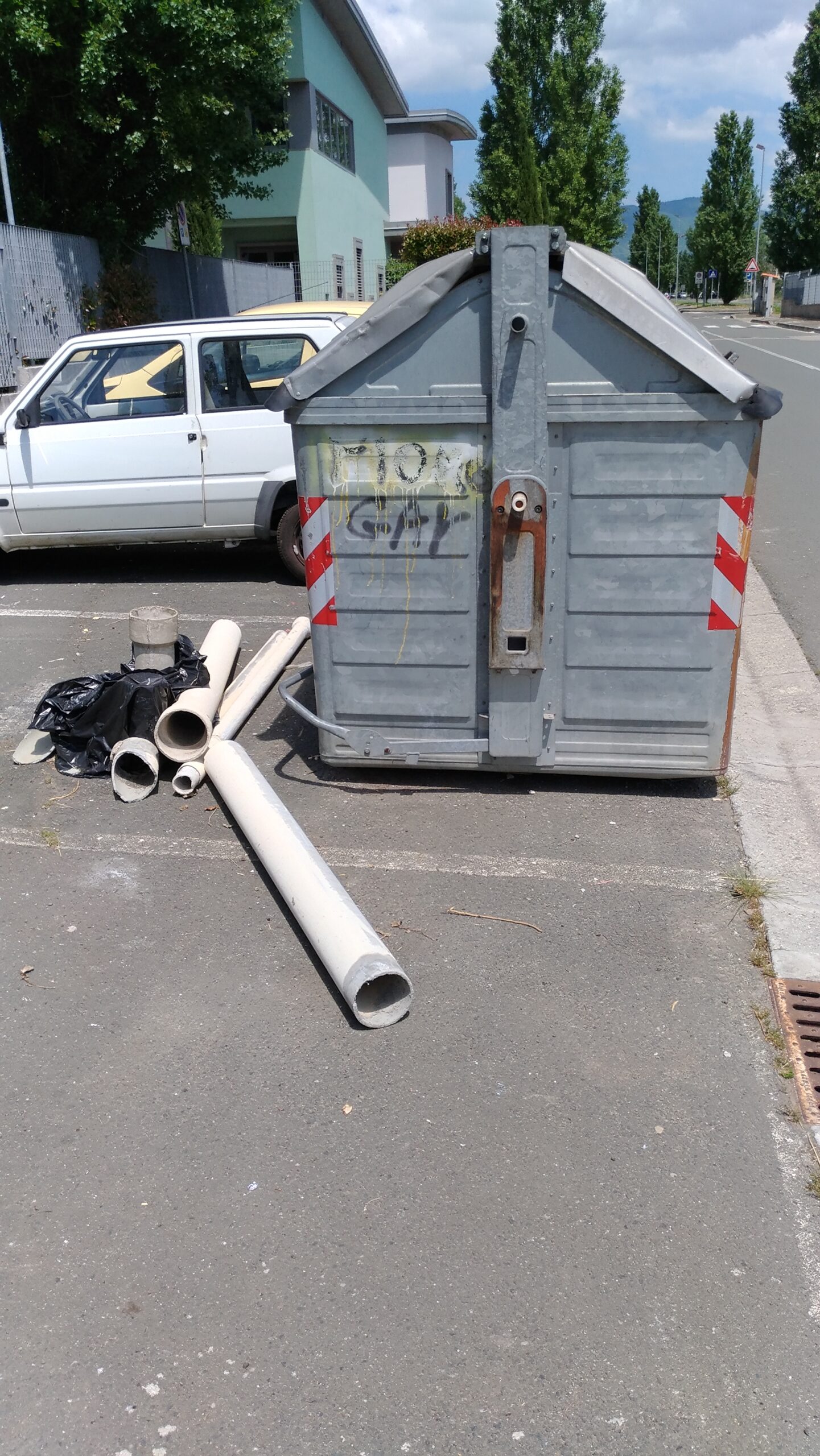 Furbetti del cassonetto. Altra segnalazione, da Pianvallico