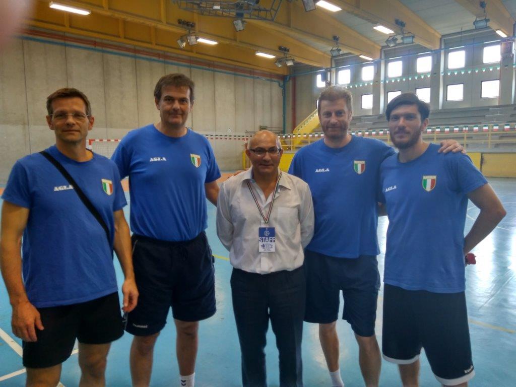 Lo Staff Tacnico della Nazionale Italiana con il Presidente Sorrenti al Palazzetto dello Sport Gaddo Cipriani per gli allenamenti