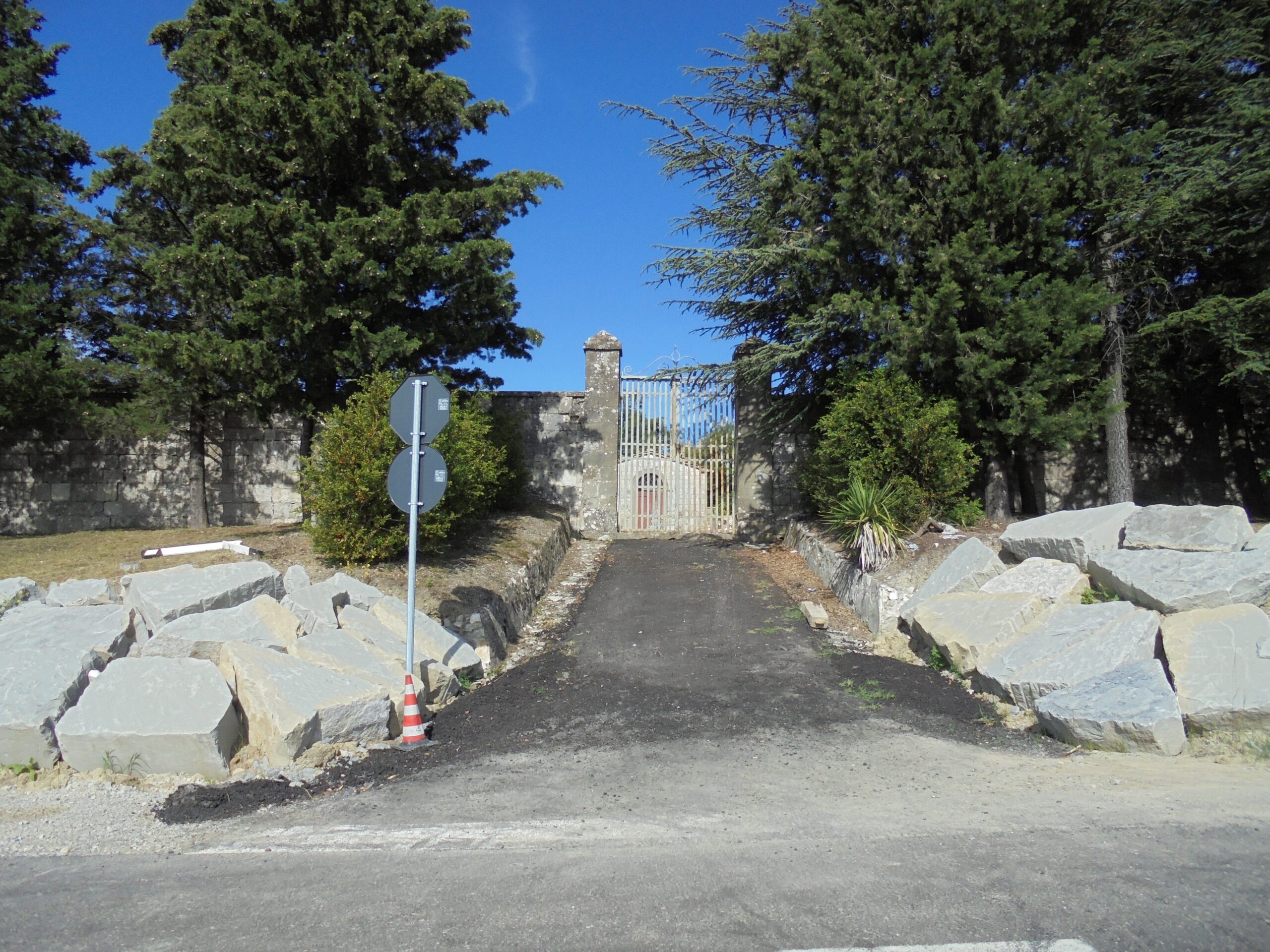 cimitero montecarelli