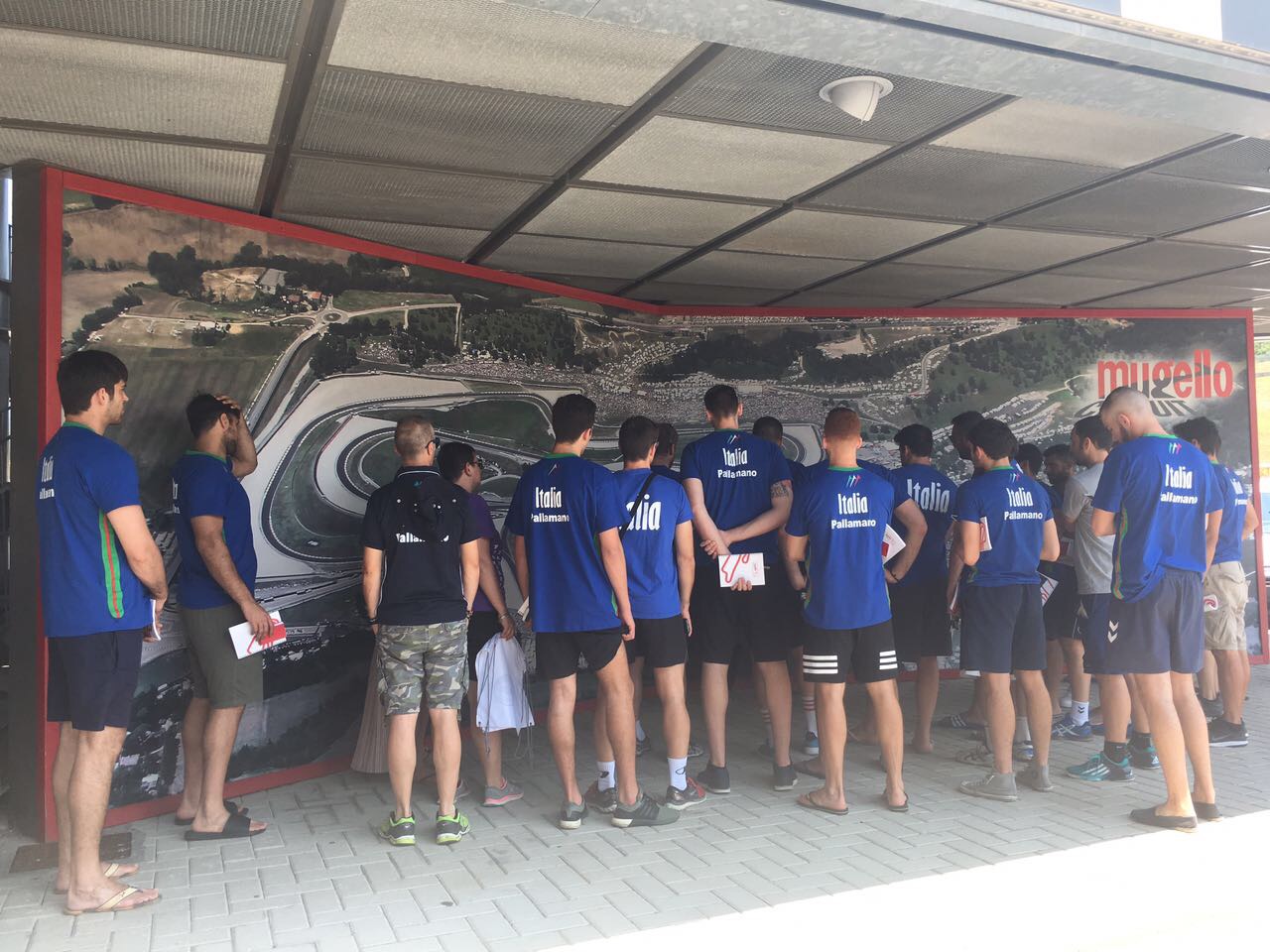 La nazionale di pallamano in visita all' Autodromo. Le foto di OK!Mugello
