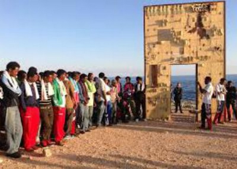 1700 Bibbie a Lampedusa. Grazie anche a Don Luca (Bivigliano) e all'Associazione Biblica