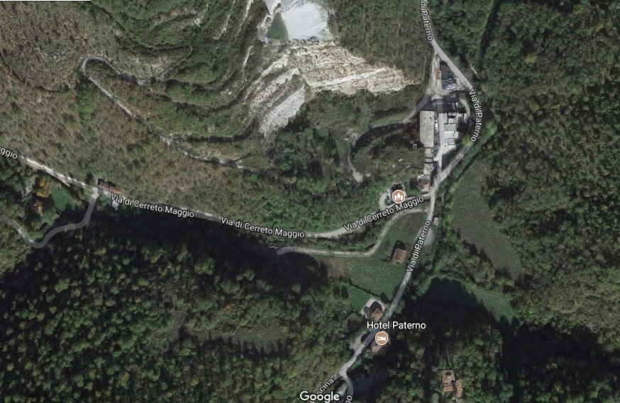 Paterno. AAA... ex scuola vendesi