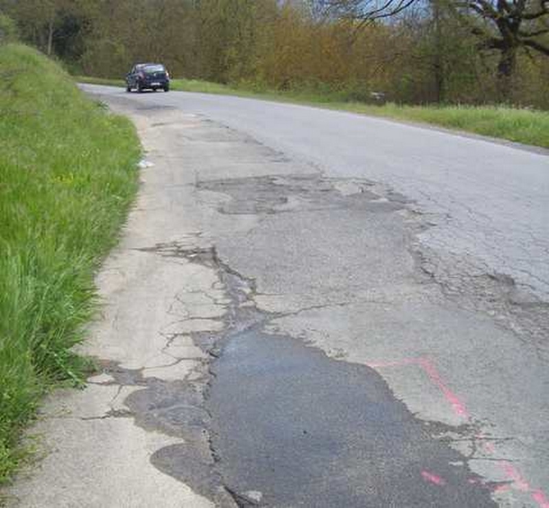 Cerca di segnalare una perdita. Odissea per un cittadino di Lumena