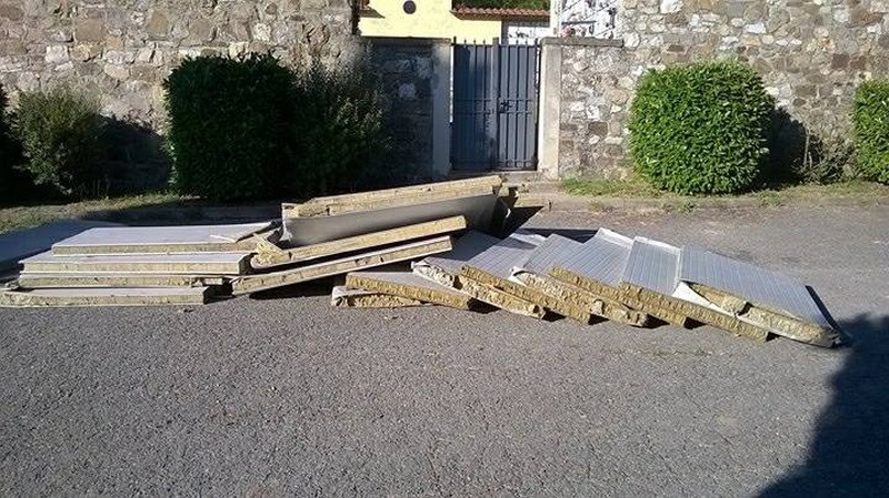 Bivigliano, rifiuti abbandonati. Appello dai social: 'Becchiamolo'