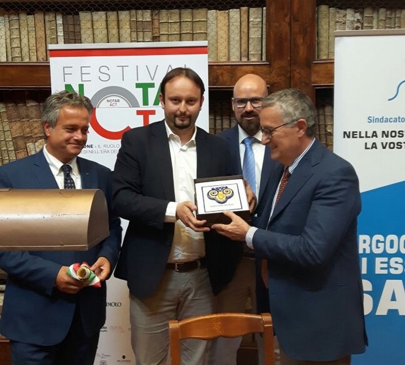 Scarabeo al Procuratore antimafia Roberti. Iniziò a Borgo nel '76