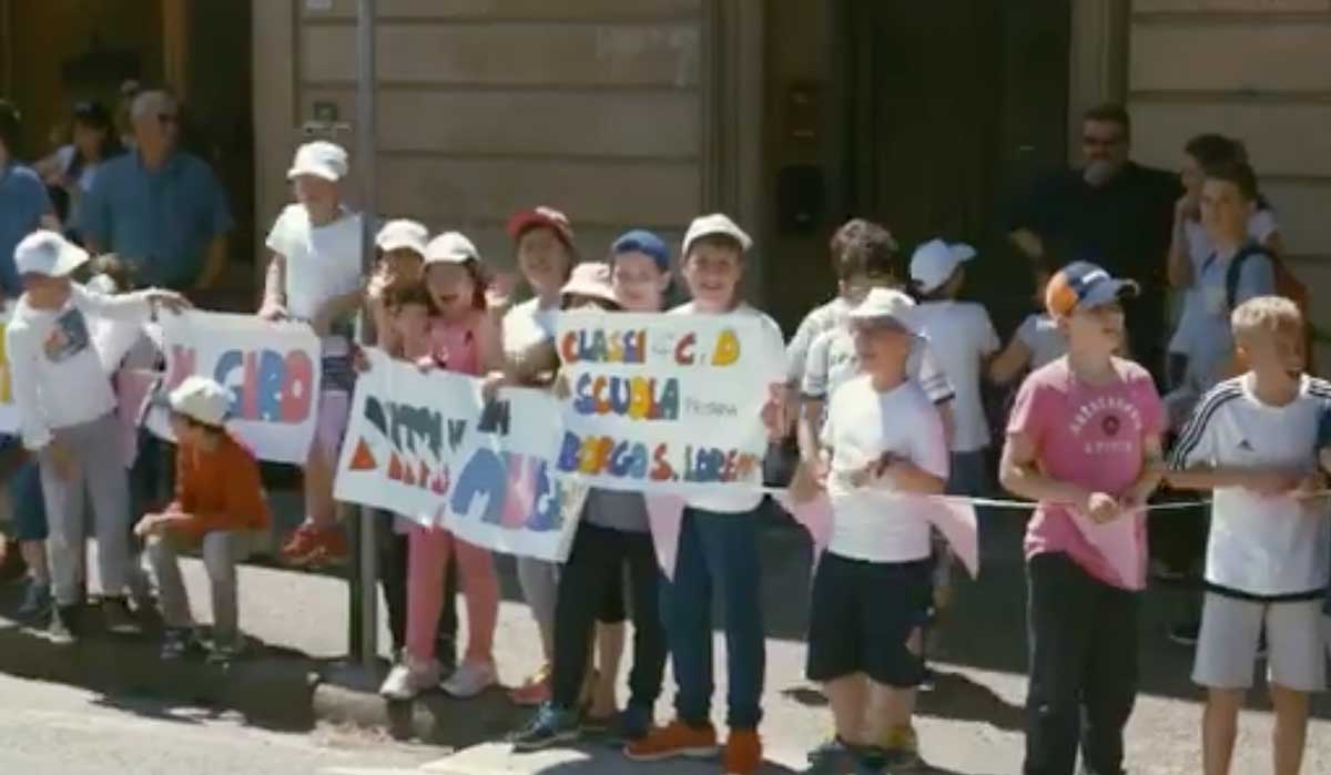 I bimbi di Borgo nel video di Figurine Panini per il Giro d'Italia