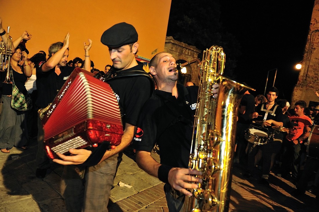 Estate senza frontiere. Ultima serata a Barberino, con la musica balcanica