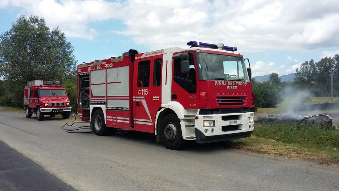 Incendio di sterpaglie al Ponte a Vicchio. Arrivano i pompieri