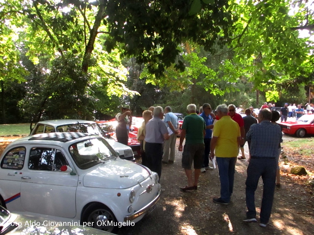 Successo del raduno di auto d’epoca a Villa Torre Il Palagio a Cavallina