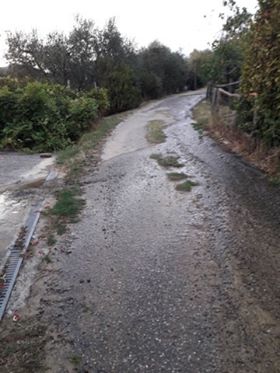 L'acqua sgorga a Grezzano. Perdita nella zona de Il Poggio