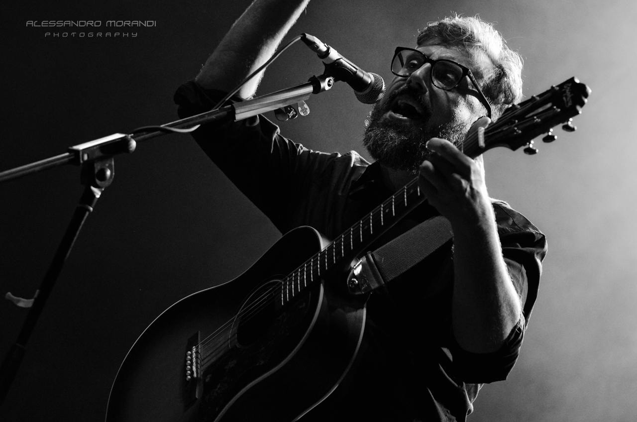 Brunori SaS incanta il pubblico di Prato. Le foto di OK!Mugello