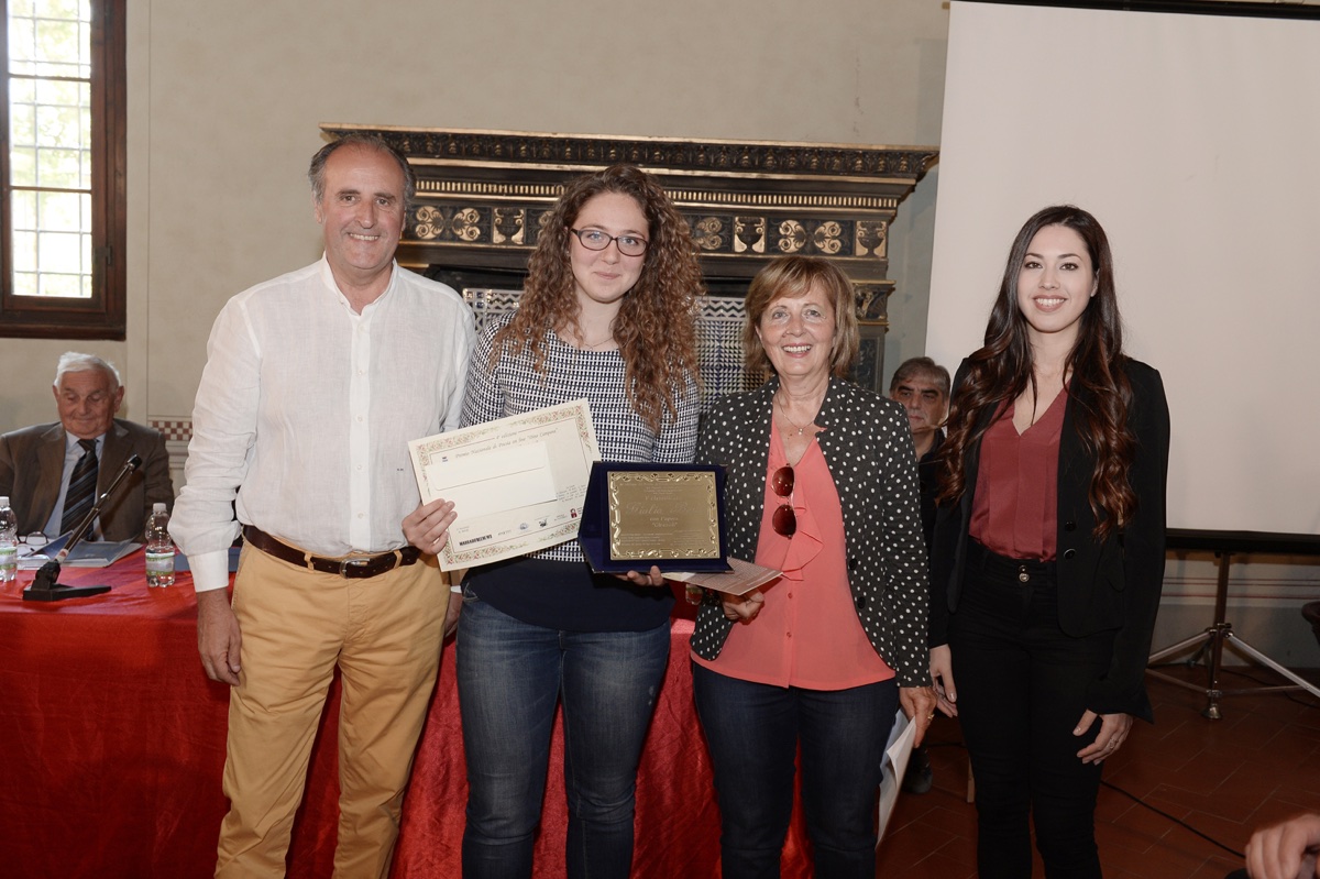 Giulia Berti premiata a Villa Pecori per la IV edizione Dino Campana