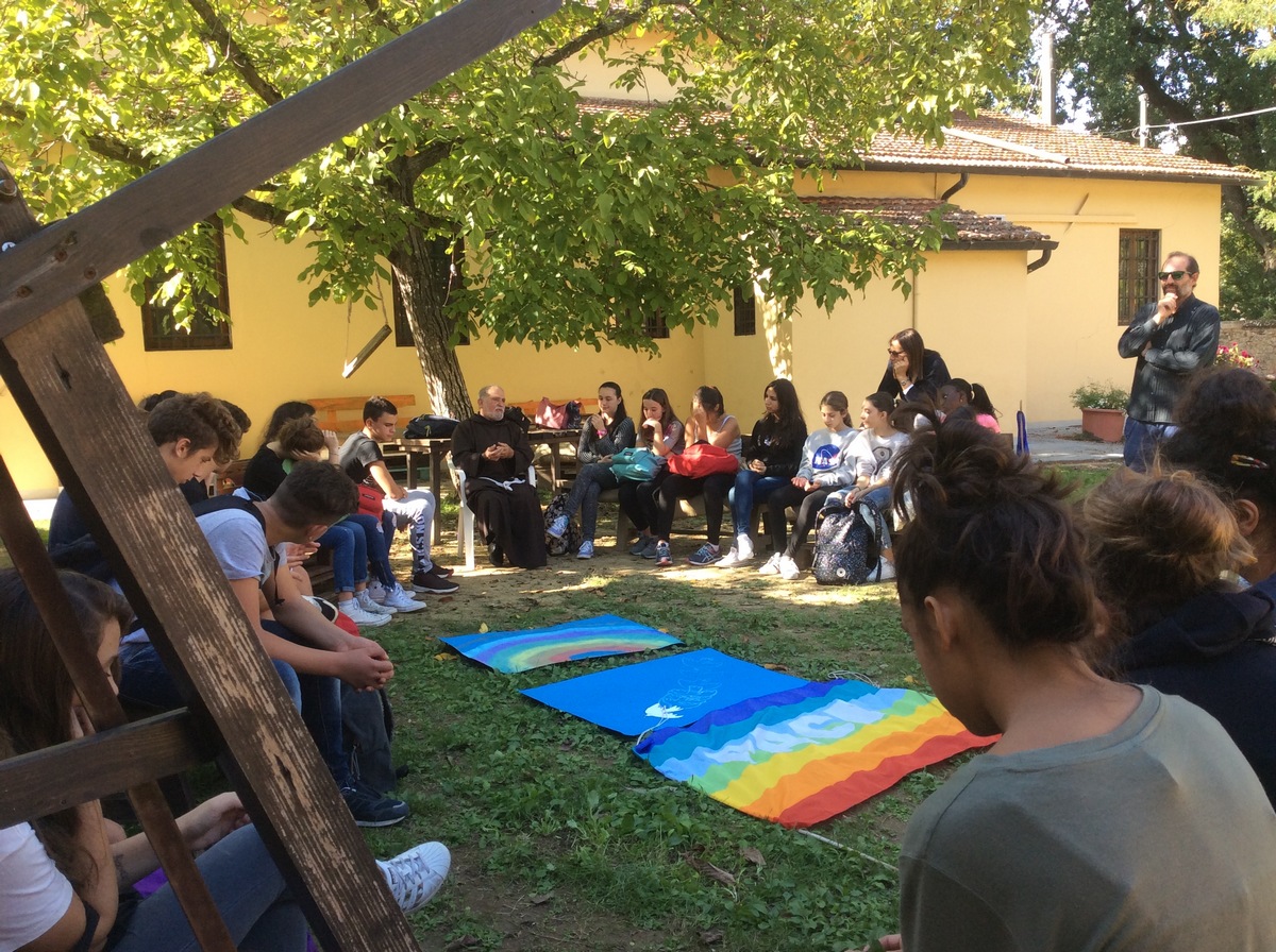 Giornata della Pace e del Dialogo. I ragazzi di Borgo dai Cappuccini, per San Francesco. Foto
