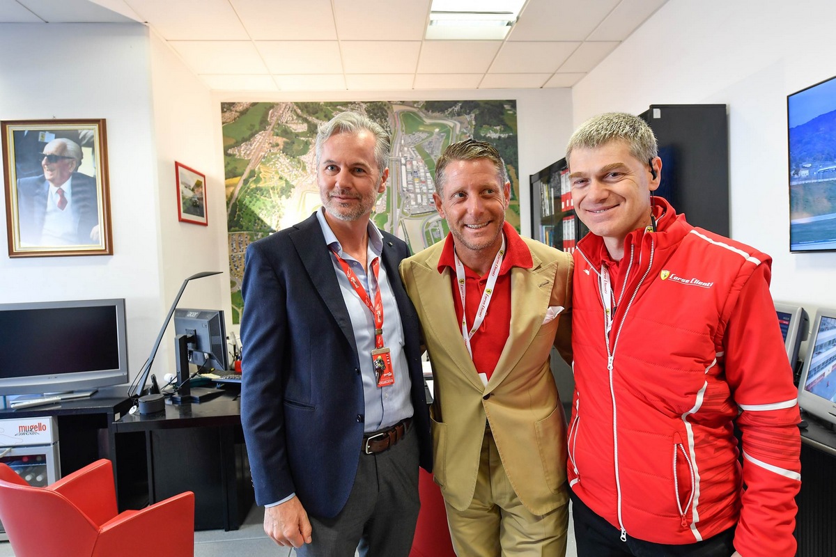 Lapo Elkann in Mugello. Giro sul bolide e intervista: Essere qui è una grande emozione
