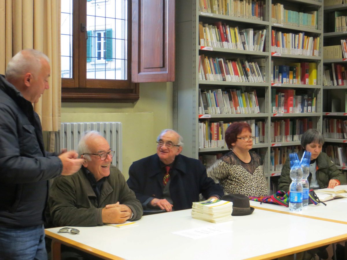 Libri in Redazione. Il gatto nel cortile: storia di un gatto e della nostra solitudine