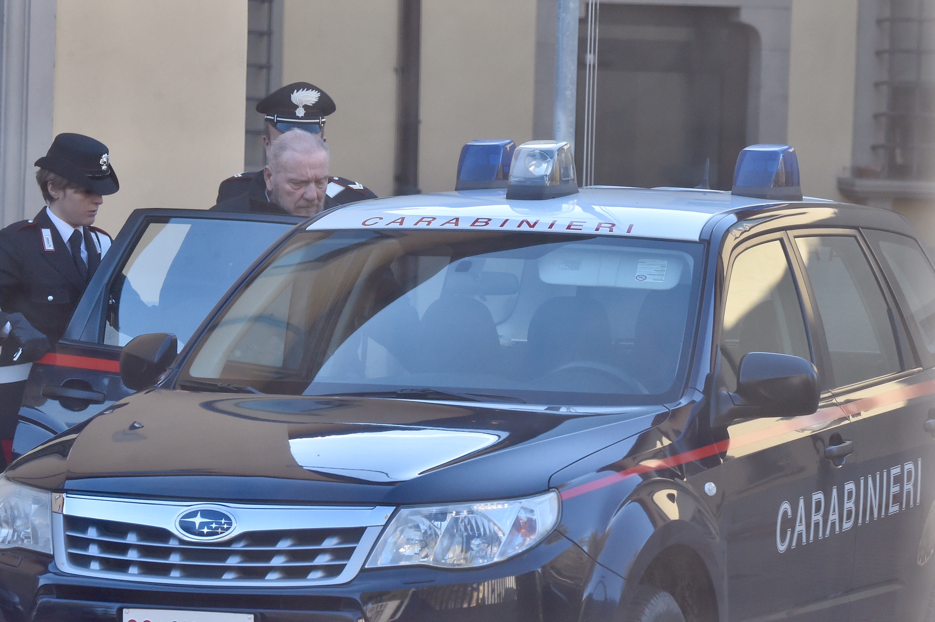 Fiesoli arrestato, la foto. Il 'profeta' poi accusa un malore