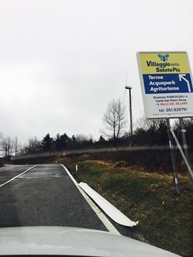 pala eolica sede stradale