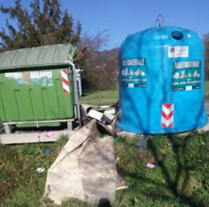 Rifiuti. Nuovo abbandono a Luco, segnalazione a OK!Mugello