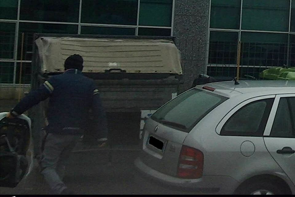 furbetti cassonetto 2