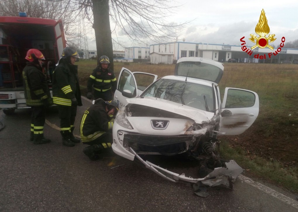 Nuovo incidente a Petrona. Riaperta la strada