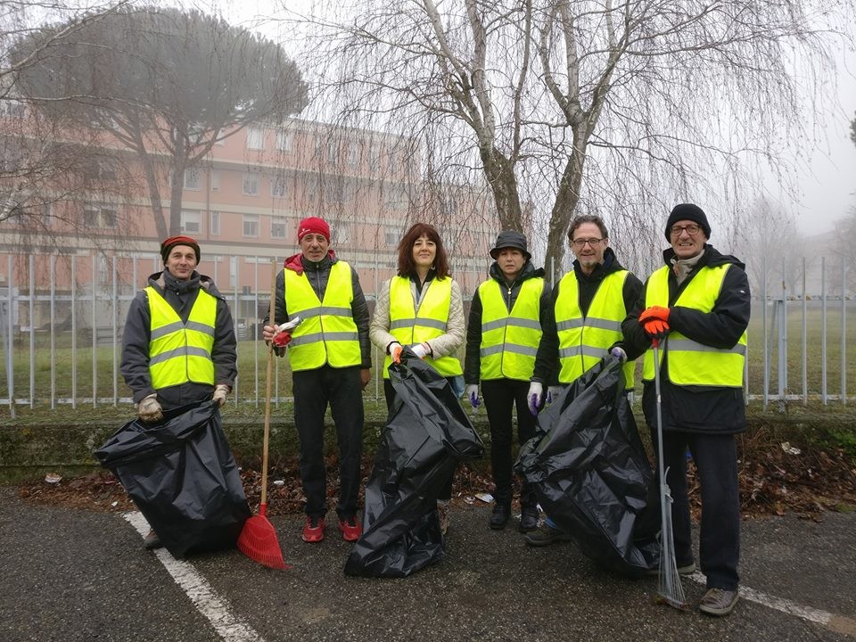 Il Verde è Nostro. Prima pulizia del 2018: al parcheggio dell'ospedale
